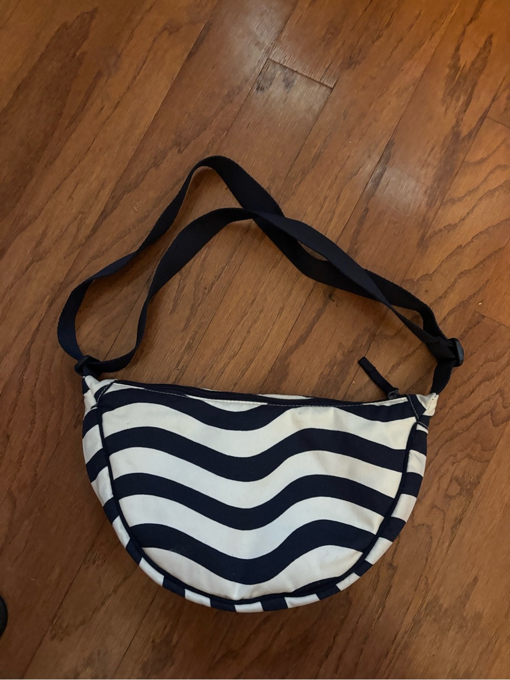 Uniqlo Navy and White Wave-Pattern Crossbody Bag